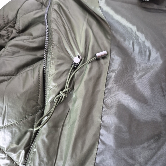 Lane Bryant Plus Size Quilted Vest - Size 22/24 - Picture 10 of 16